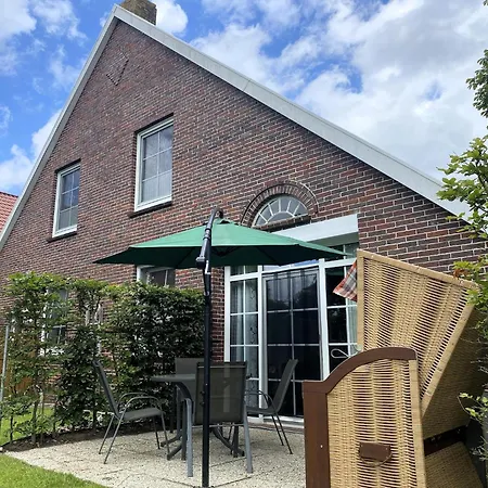 Reihenhaeuser In Strackholt, Cleaning Included * Grossefehn